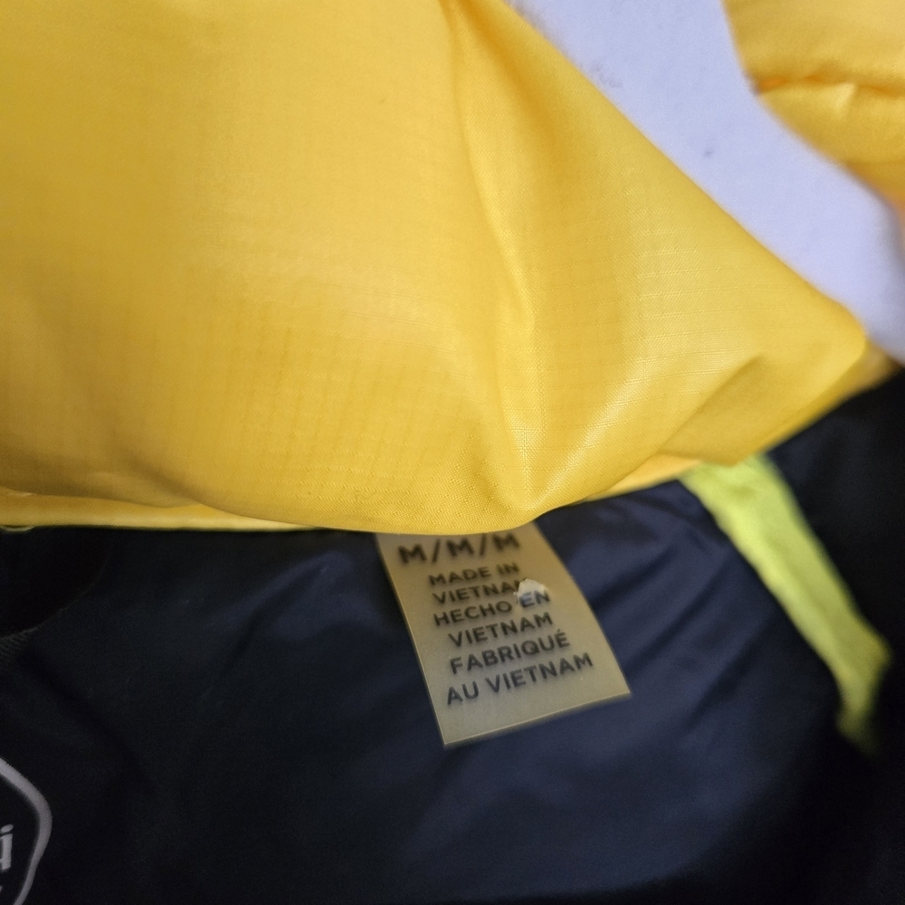 Body Glove Yellow and Black Men's Down Puffer Winter Vest Medium - Picture 3 of 8